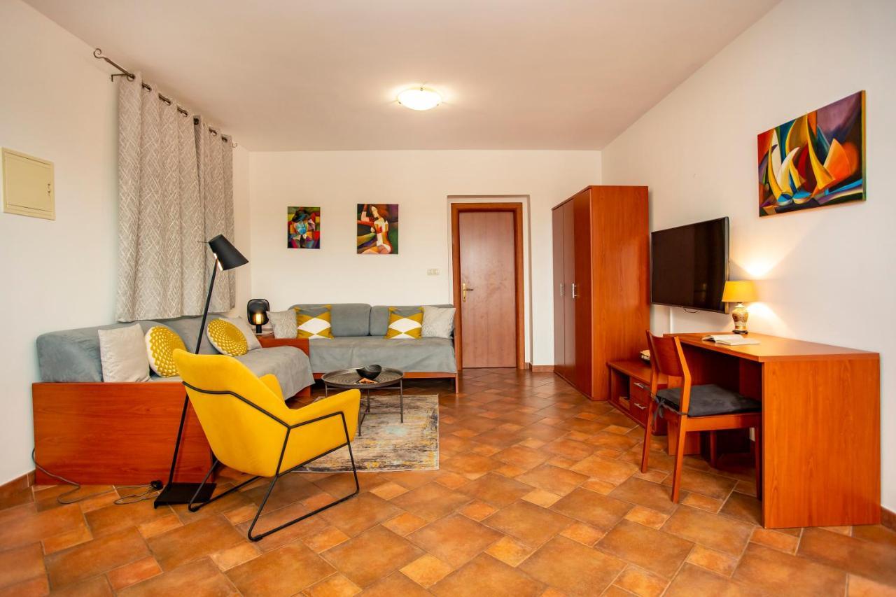 Apartments Maller Ровинь Экстерьер фото