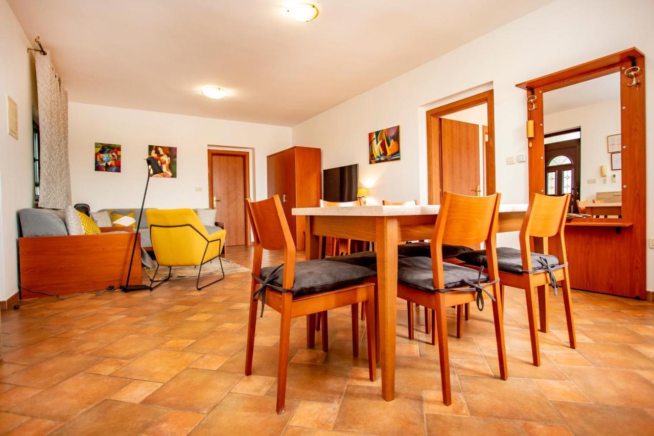 Apartments Maller Ровинь Экстерьер фото