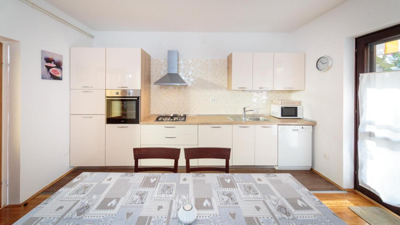 Apartments Maller Ровинь Экстерьер фото