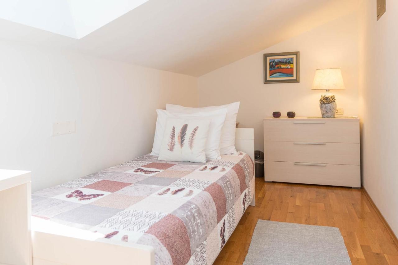 Apartments Maller Ровинь Экстерьер фото