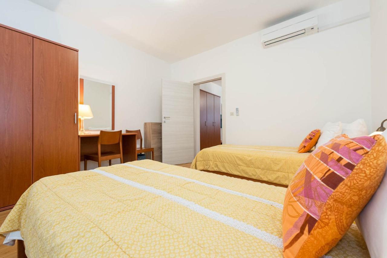 Apartments Maller Ровинь Экстерьер фото