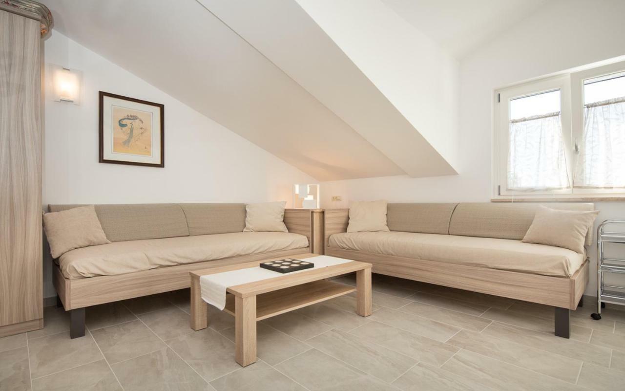 Apartments Maller Ровинь Экстерьер фото